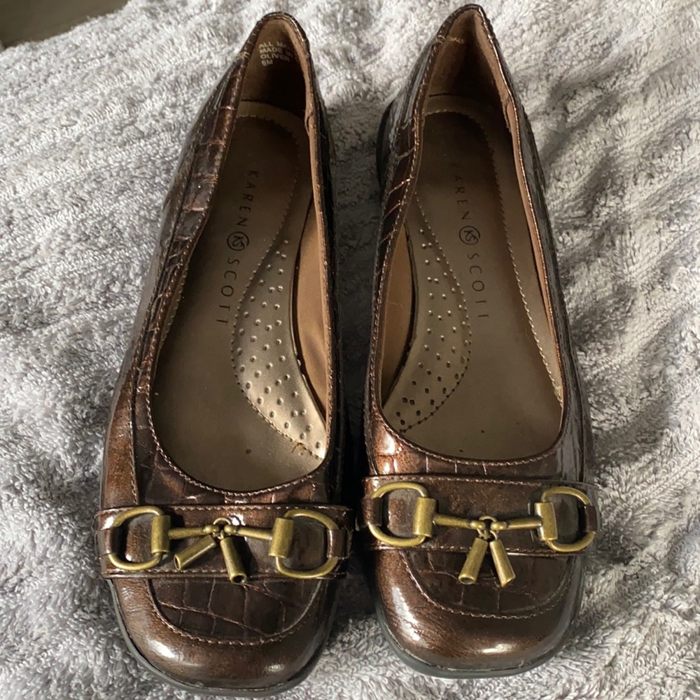Karen Scott brown patent leather shoes